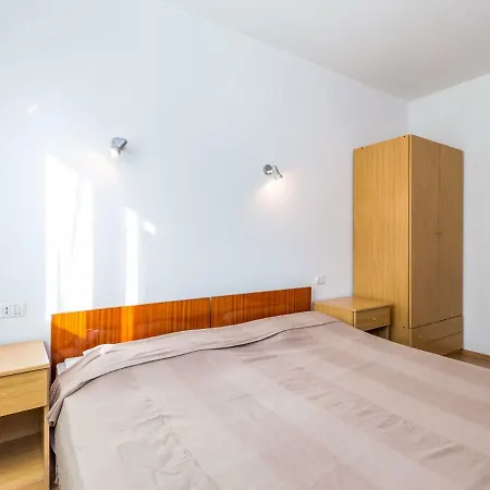 Apartment House Nikola Medulin